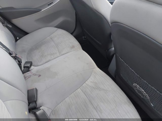 Hyundai ACCENT Se Image 4