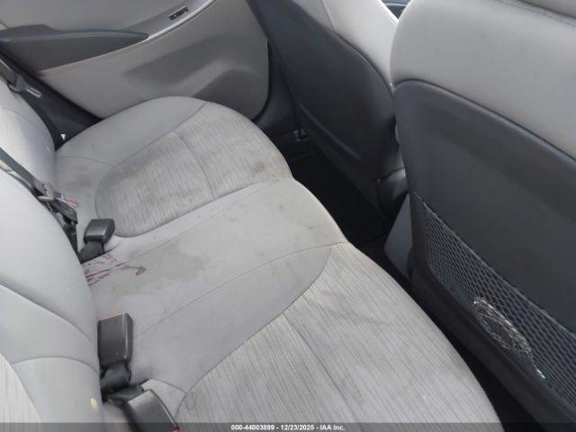 Hyundai ACCENT Se Image 4