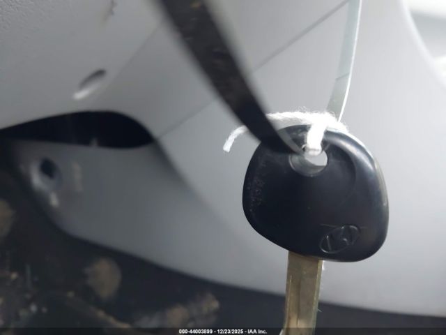 Hyundai ACCENT Se Image 2