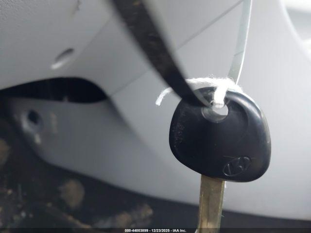 Hyundai ACCENT Se Image 2