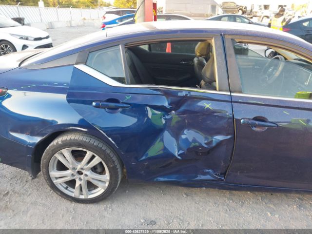 Nissan Altima 2.5 Sr Image 2