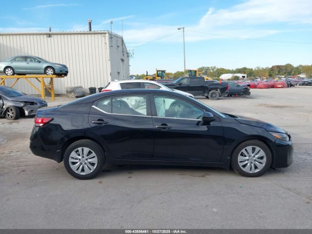 Nissan Sentra S Image 10