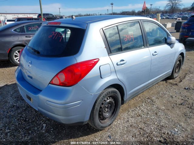 Nissan Versa 1.8s Image 12