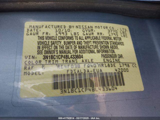 Nissan Versa 1.8s Image 15