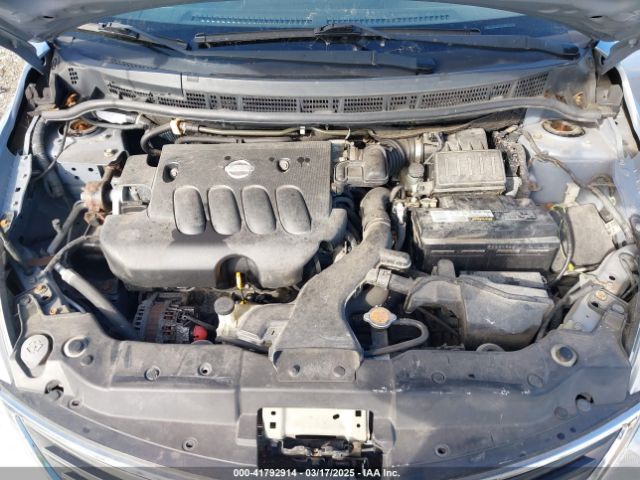 Nissan Versa 1.8s Image 14