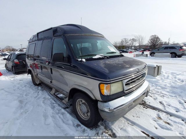 Ford E-250 Image 1