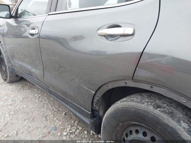 Nissan Rogue S Image 6