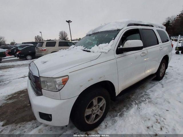 Toyota Sequoia Sr5 5.7l V8 Image 8