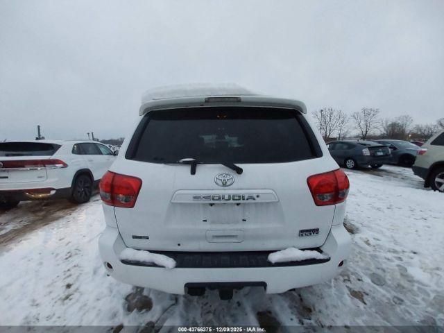 Toyota Sequoia Sr5 5.7l V8 Image 9