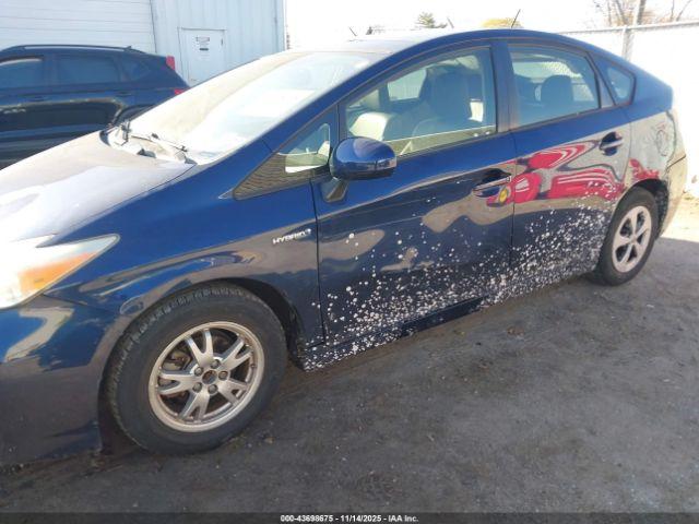 Toyota Prius Four Image 17