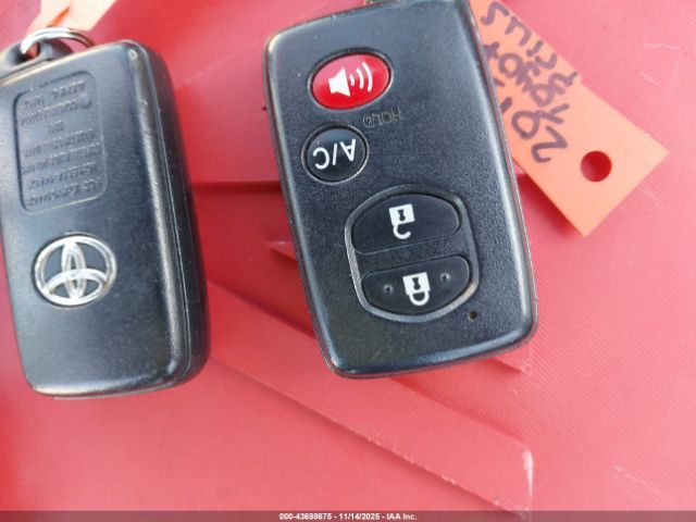 Toyota Prius Four Image 5