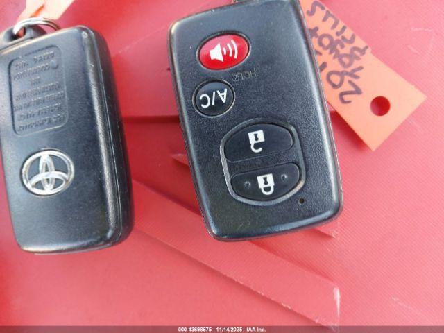 Toyota Prius Four Image 5