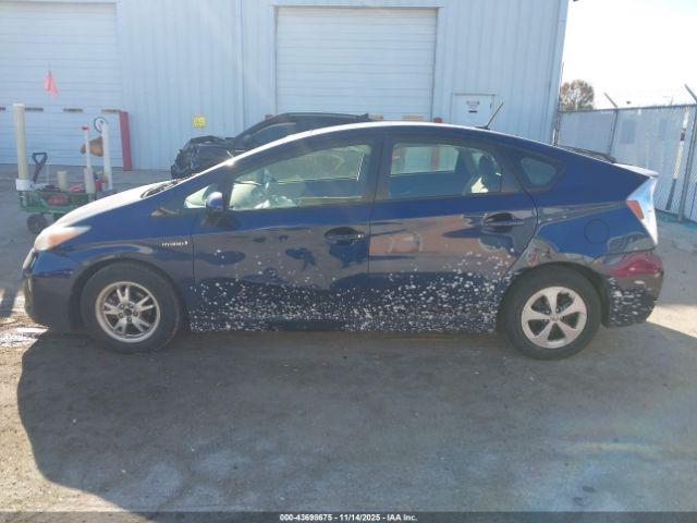 Toyota Prius Four Image 10