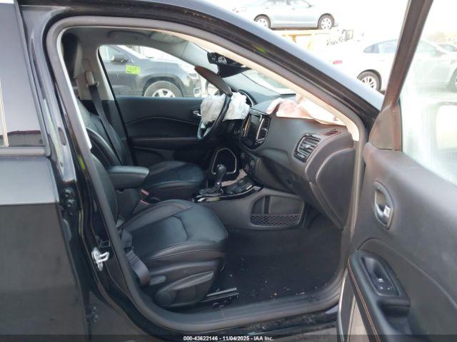 Jeep Compass Limited 4x4 Image 3