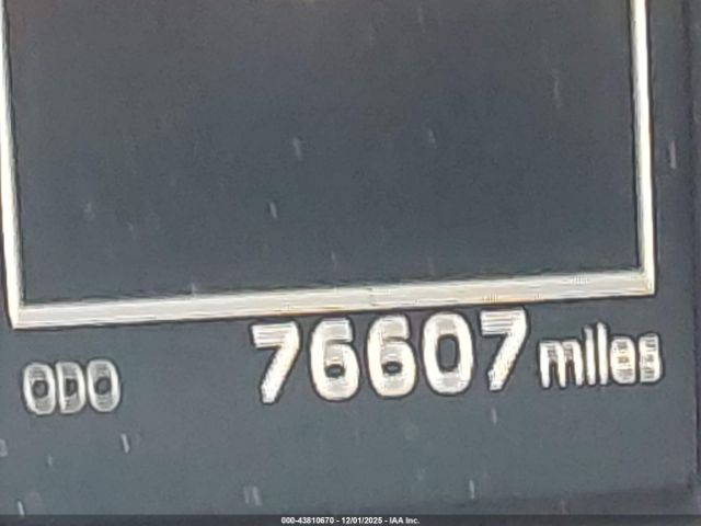 Toyota RAV4 Limited Image 10