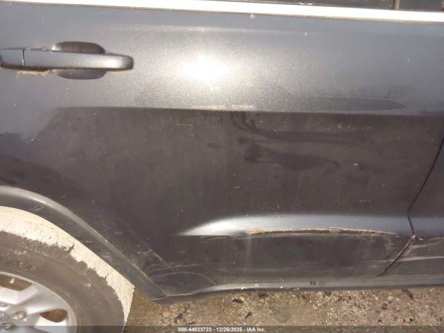 Jeep Grand Cherokee Laredo Image 9