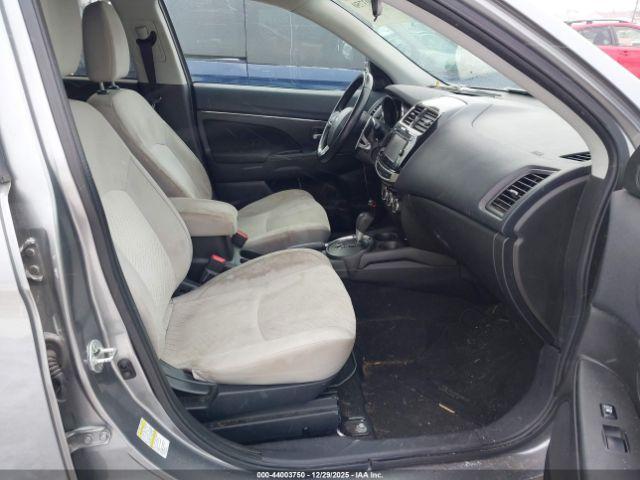 Mitsubishi Outlander Se Image 2