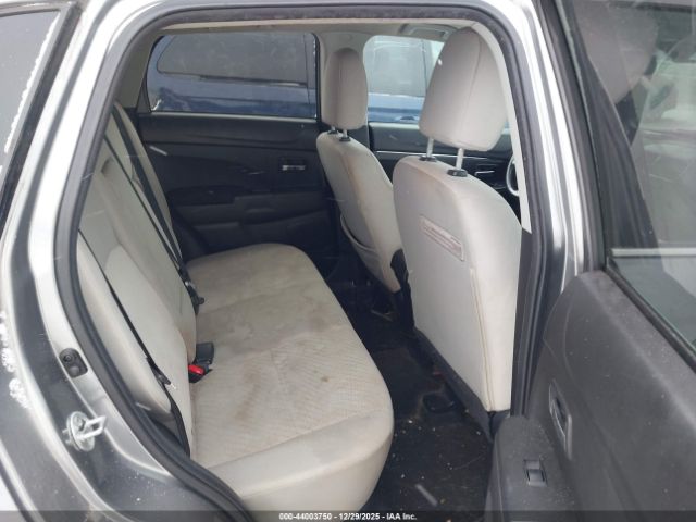 Mitsubishi Outlander Se Image 8