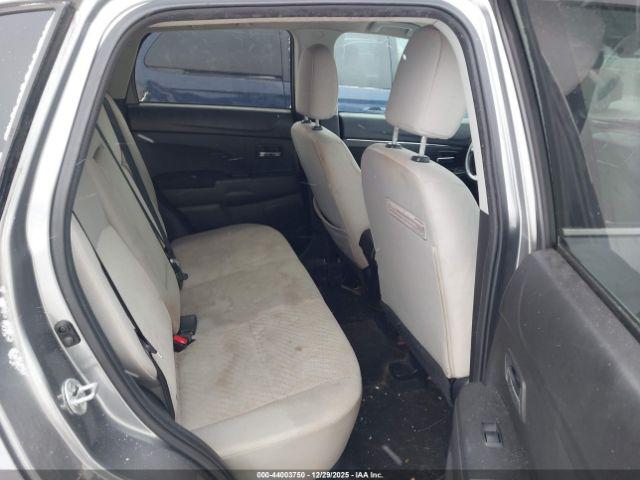 Mitsubishi Outlander Se Image 8