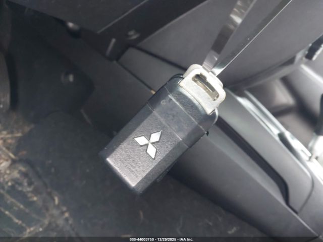 Mitsubishi Outlander Se Image 3