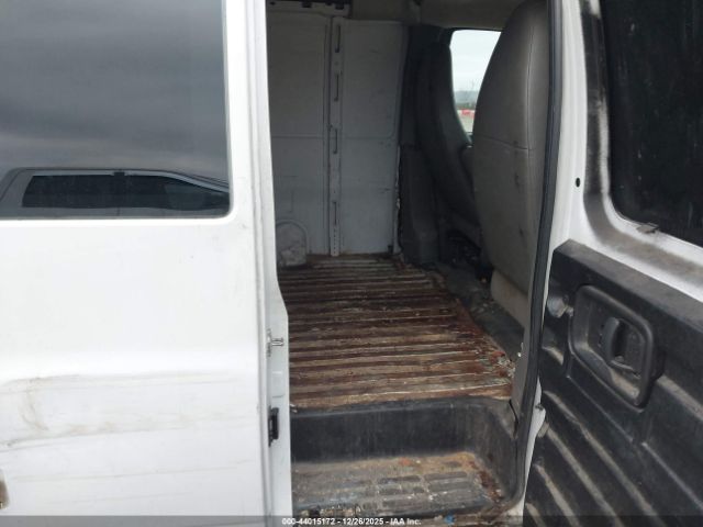 GMC Savana Work Van Image 4