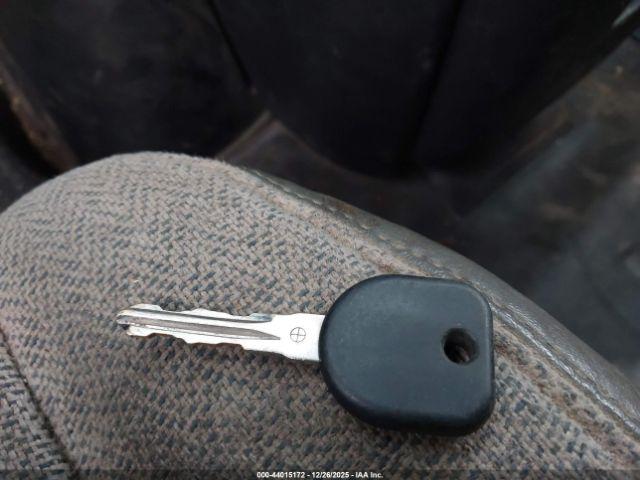 GMC Savana Work Van Image 11