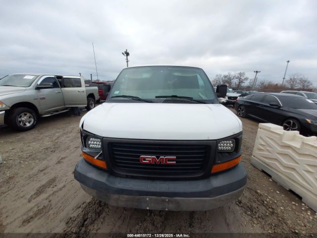 GMC Savana Work Van Image 5