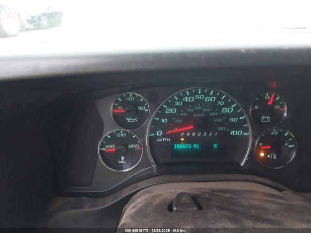 GMC Savana Work Van Image 15