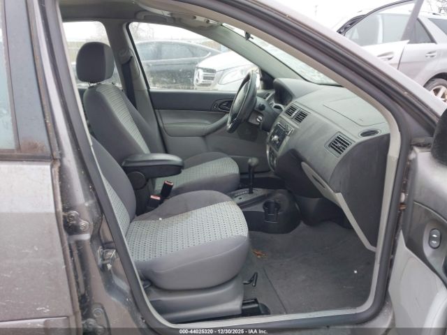 Ford Focus Zx4 Image 6