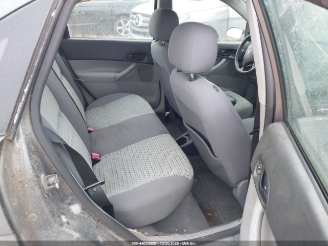 Ford Focus Zx4 Image 10