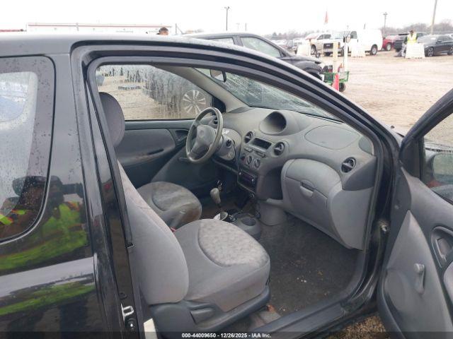 Toyota ECHO Image 3