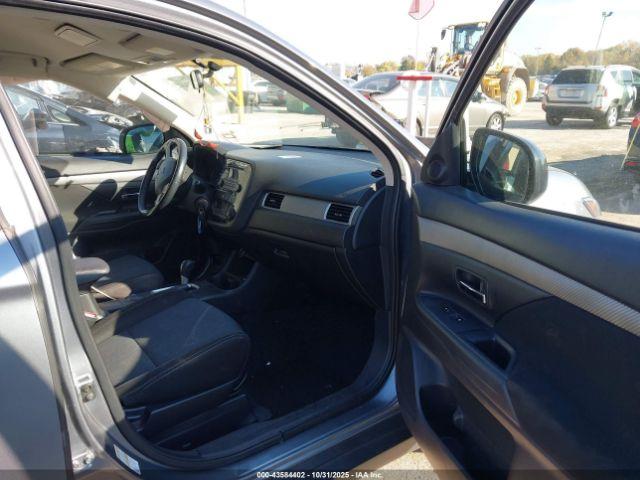 Mitsubishi Outlander Es Image 10