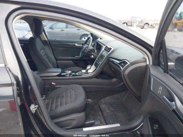 Ford Fusion Se Image 6