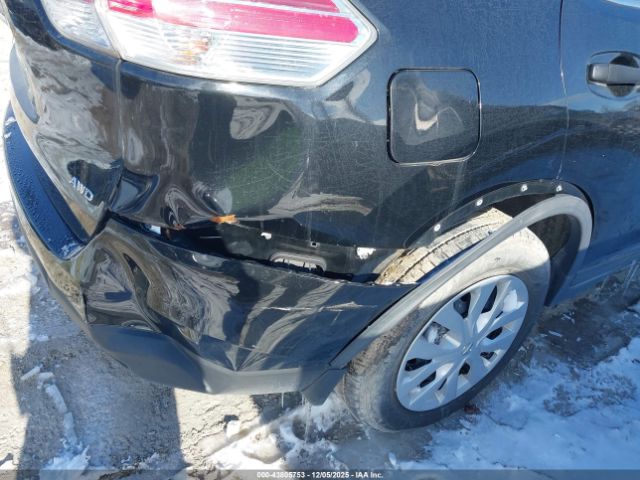 Nissan Rogue S Image 2