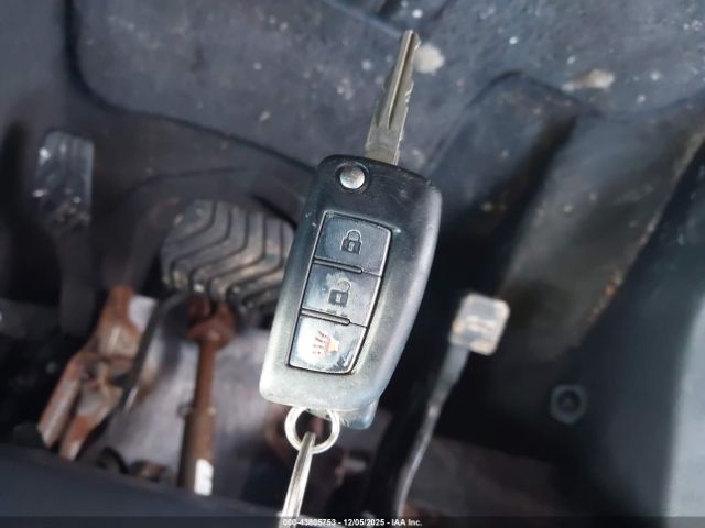 Nissan Rogue S Image 3