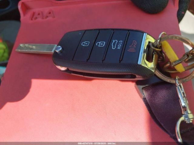 Kia Optima Lx Image 2