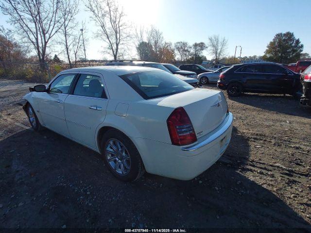 Chrysler 300c Image 9