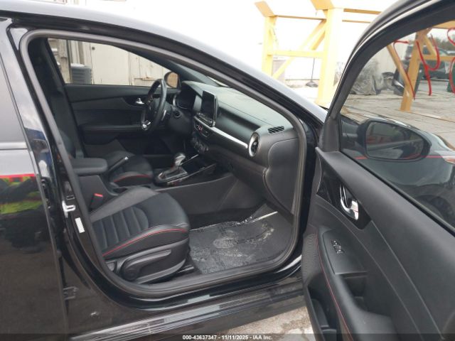 Kia Forte Gt Image 4