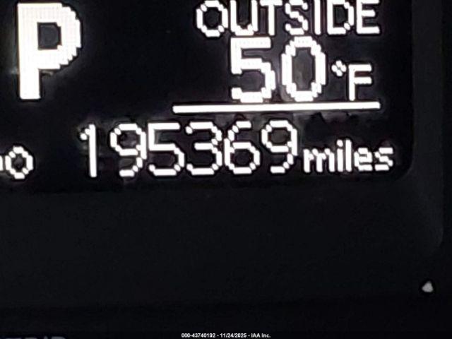 Toyota Corolla Le Image 12