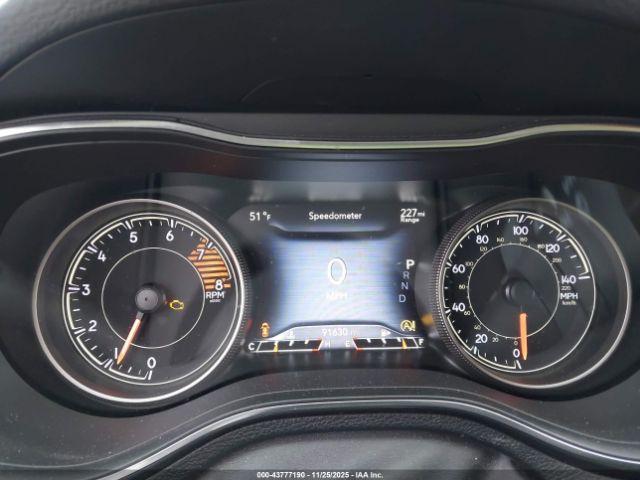 Jeep Cherokee Limited 4x4 Image 4