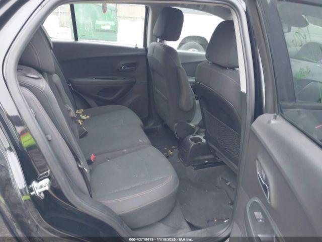 Chevrolet Trax Ls Image 2