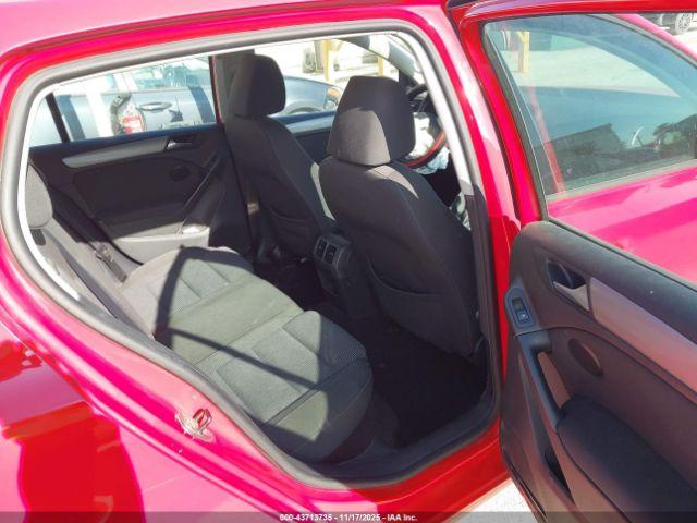 Volkswagen Golf 2.5l 4-door Image 8