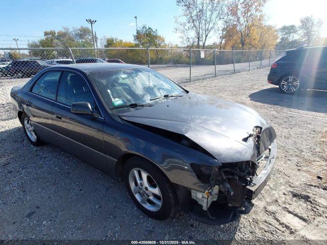  Salvage Lexus Es