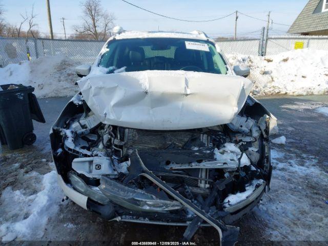 Ford Escape Titanium Image 2