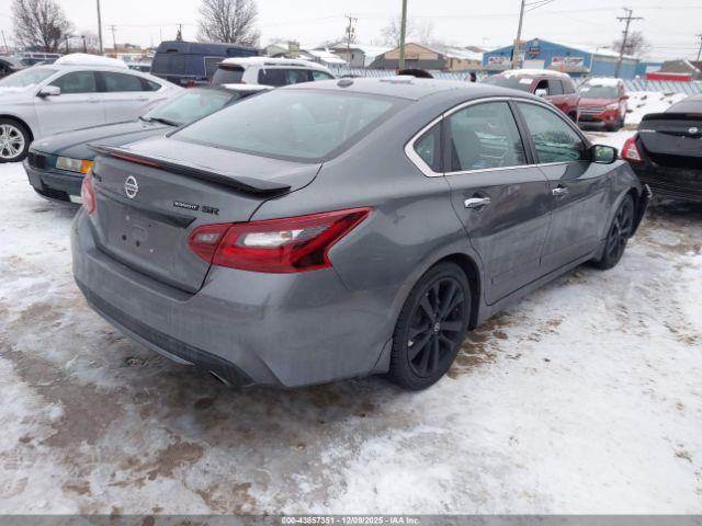 Nissan Altima 2.5 Sr Image 3