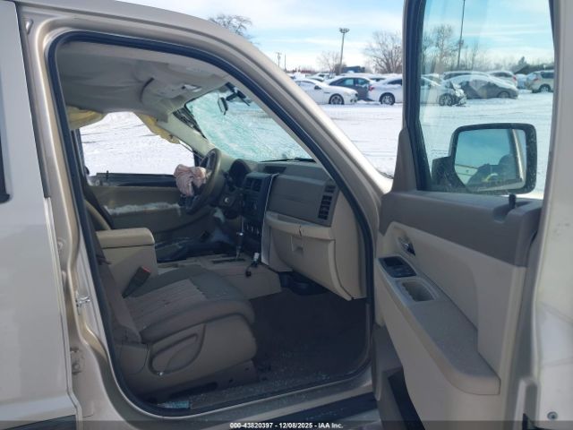 Jeep Liberty Sport Image 4