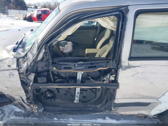 Jeep Liberty Sport Image 9