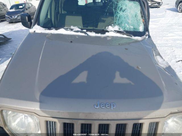 Jeep Liberty Sport Image 16