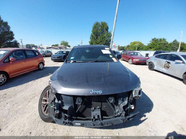 Jeep Grand Cherokee Limited 4x4 Image 14