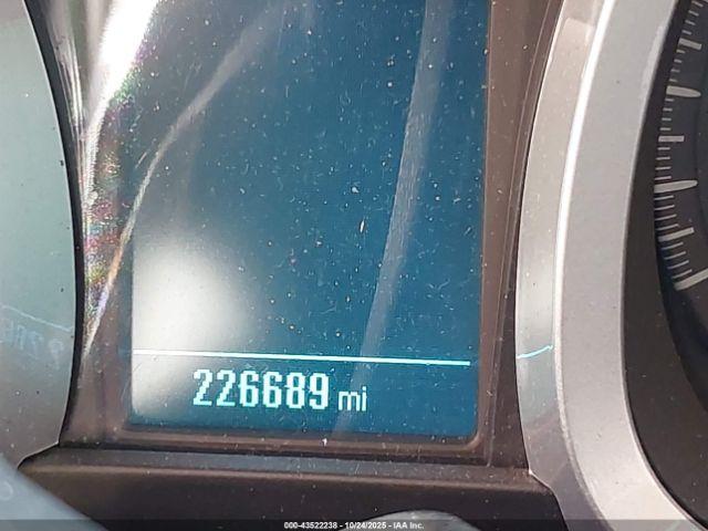 Chevrolet Equinox Premier Image 5